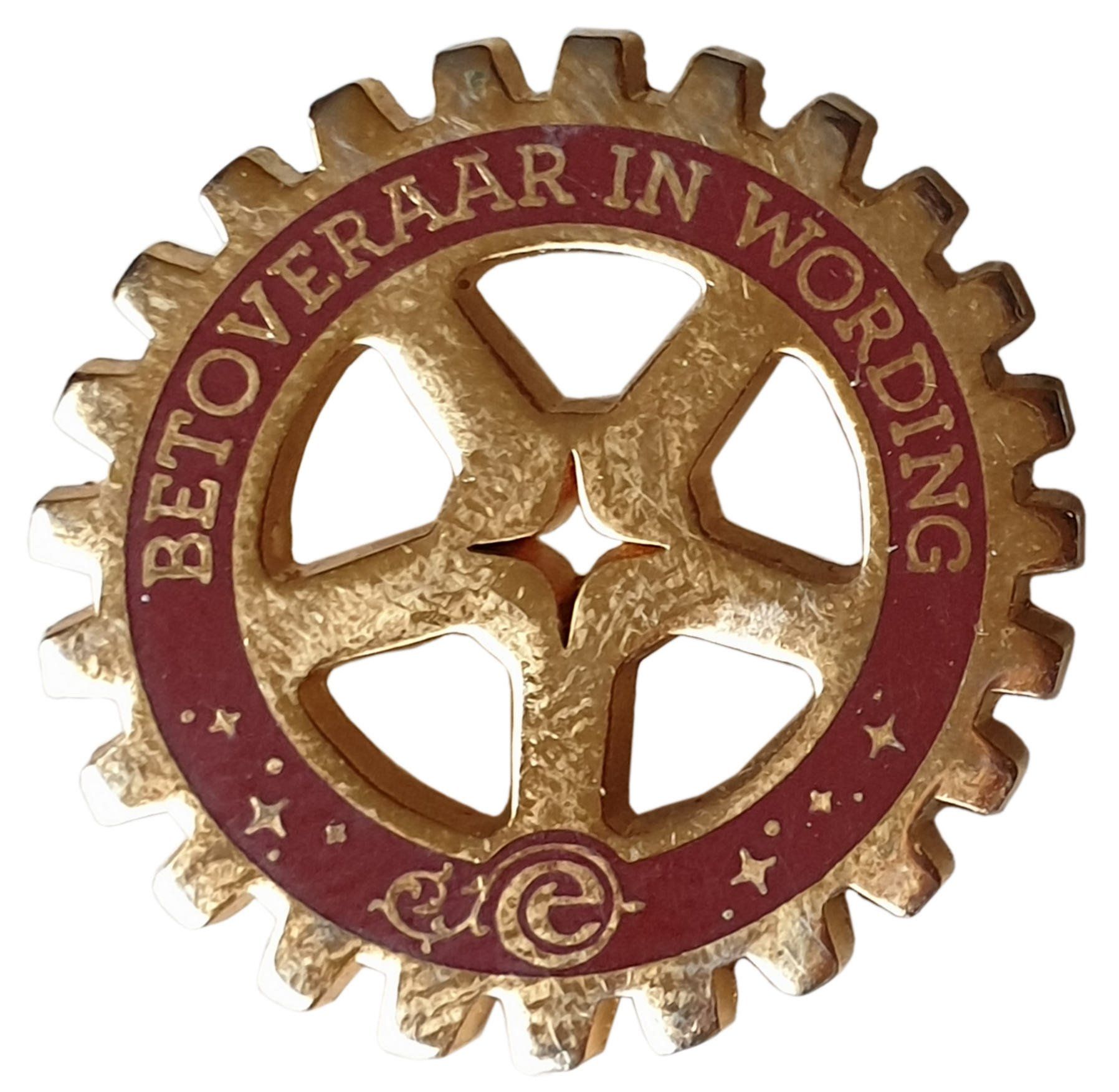 Betoveraar in Worden (rode rand) (Personeelspin)